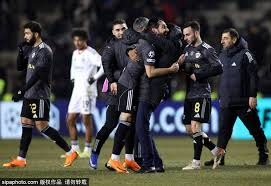 杜兰特这一下是怎么飞起来的？？？