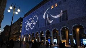 命中12记三分、全场得到56分，库里再迎里程碑之战